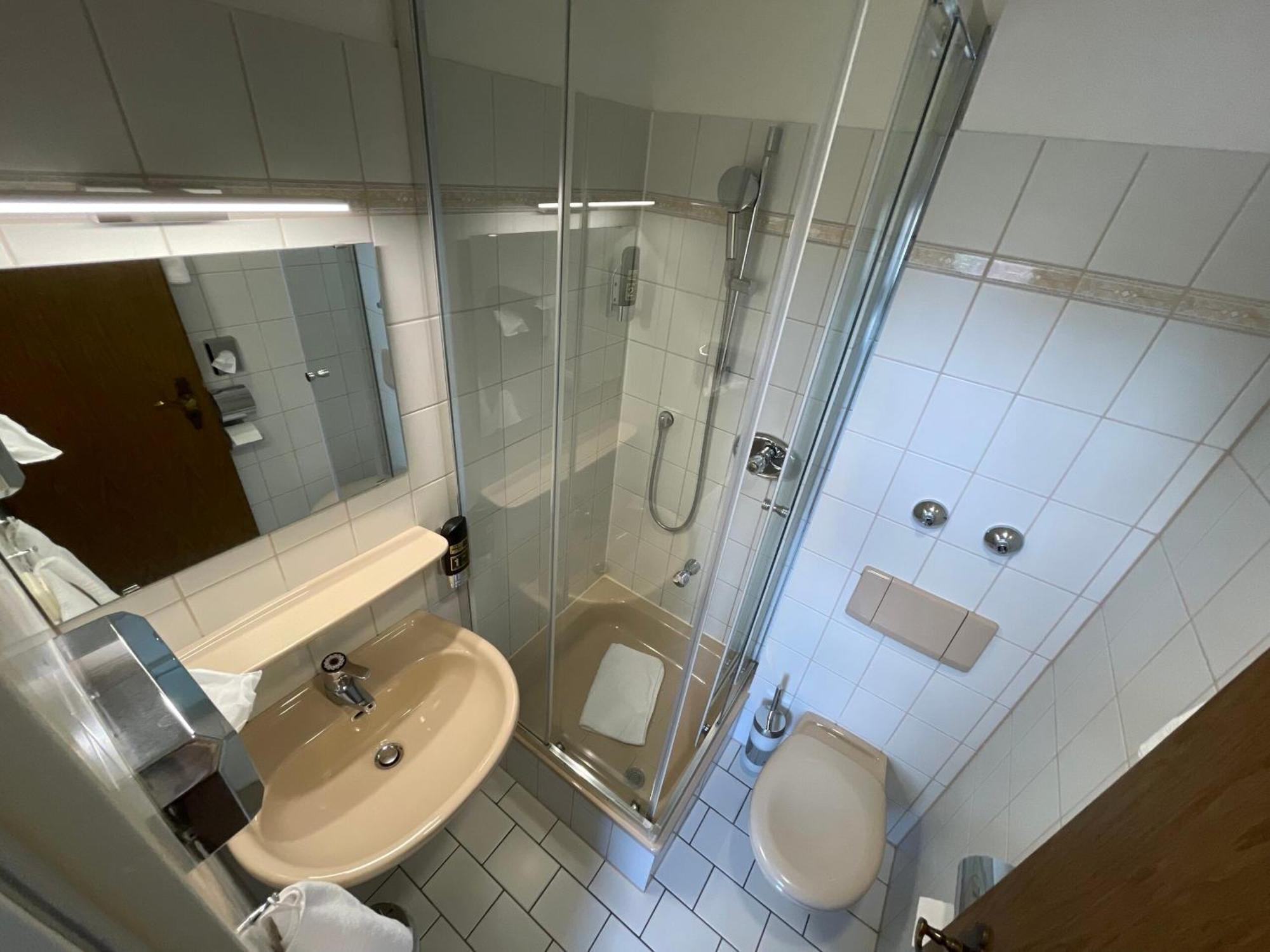 Gaststaette Zur Eiche Hotel Hannover Bagian luar foto