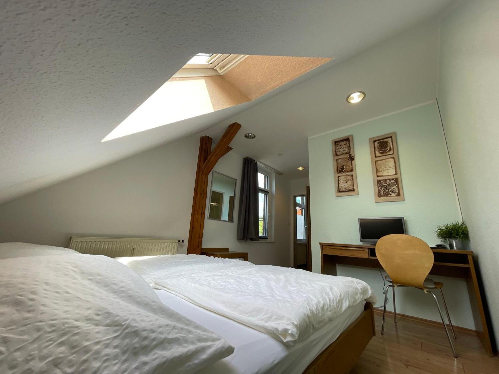 Gaststaette Zur Eiche Hotel Hannover Bagian luar foto