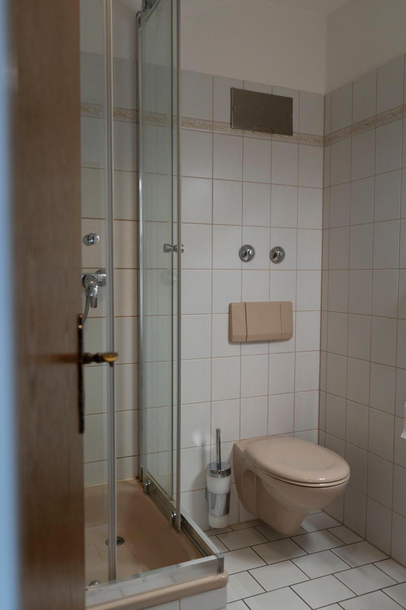 Gaststaette Zur Eiche Hotel Hannover Bagian luar foto