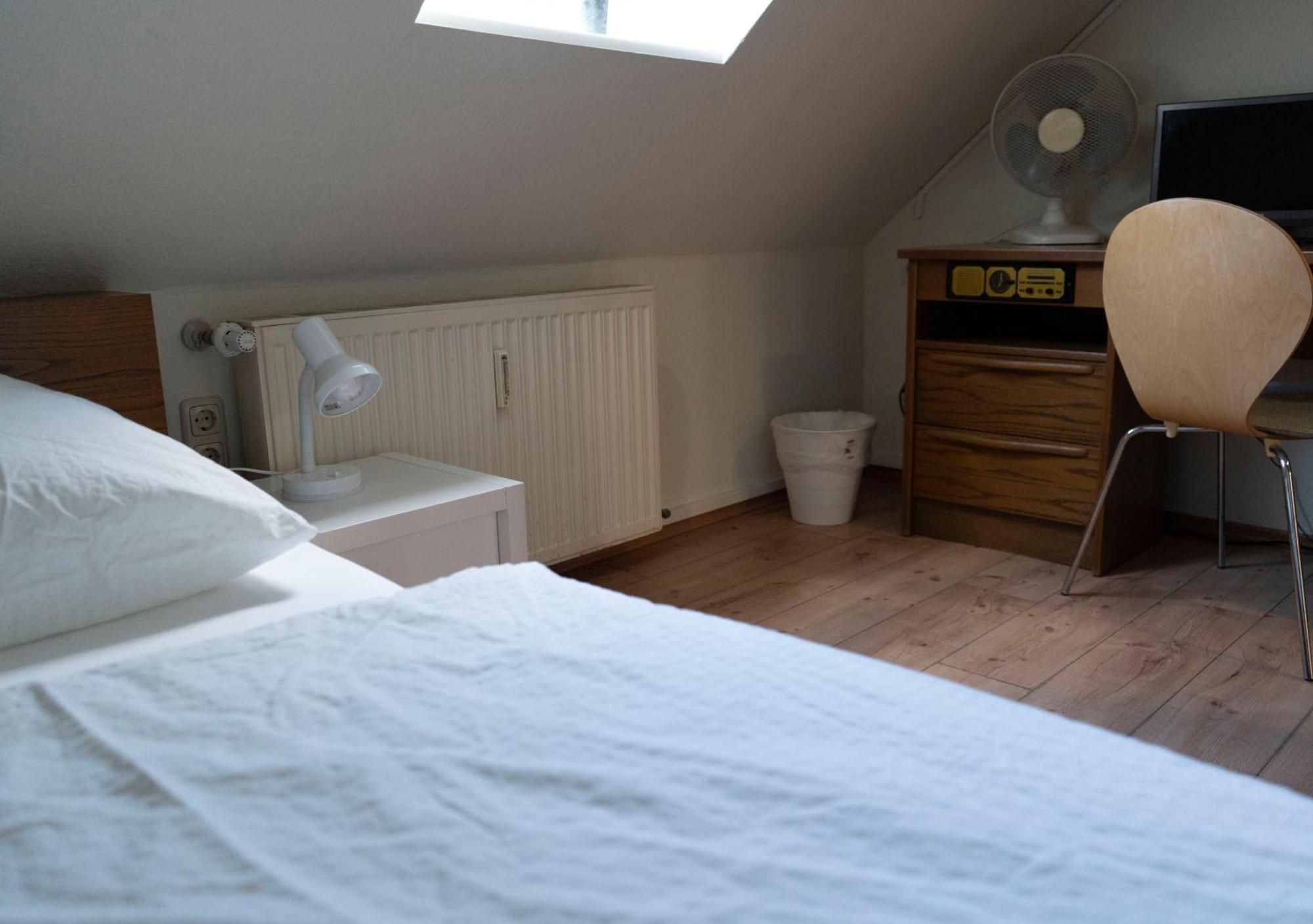 Gaststaette Zur Eiche Hotel Hannover Bagian luar foto