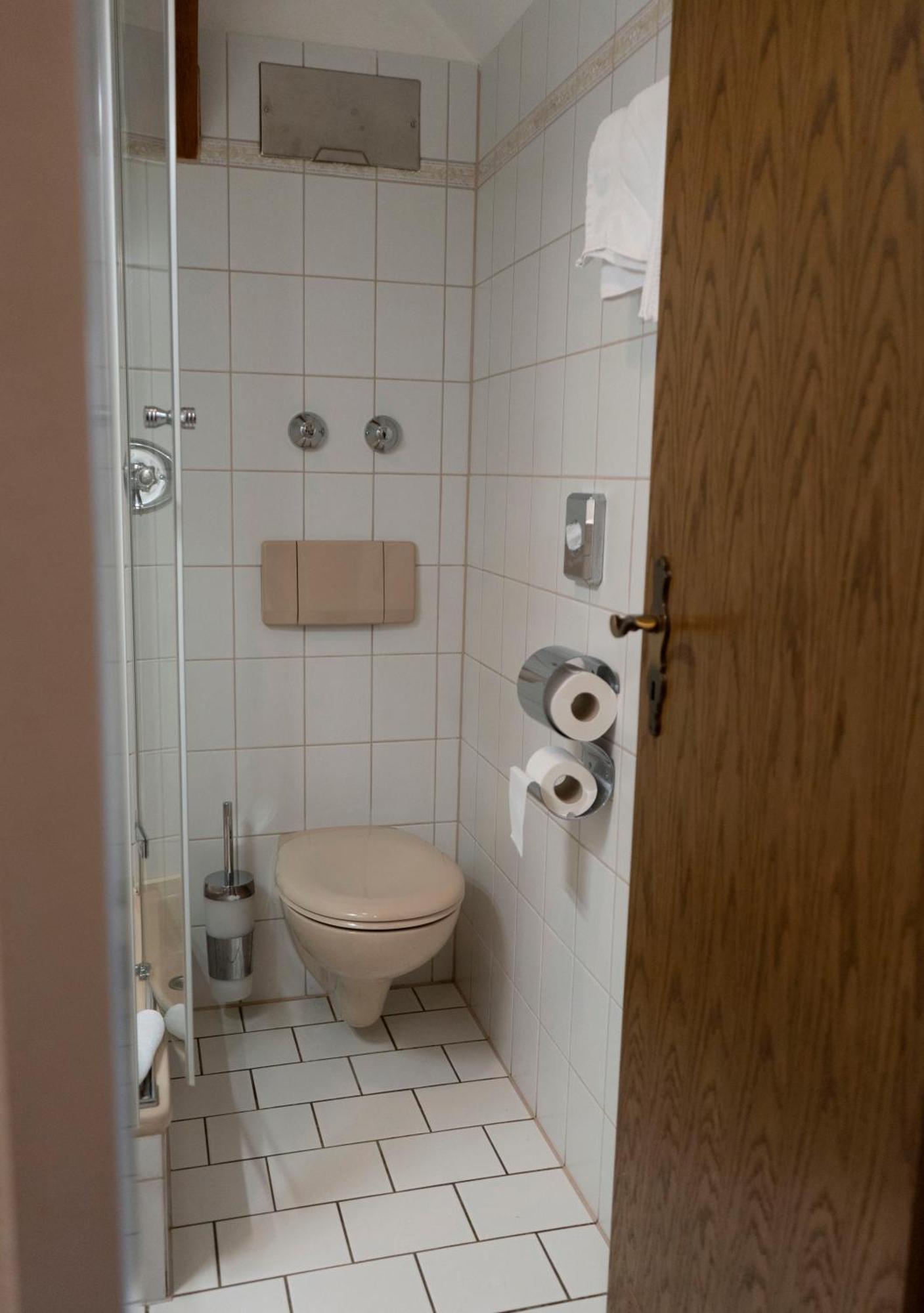 Gaststaette Zur Eiche Hotel Hannover Bagian luar foto