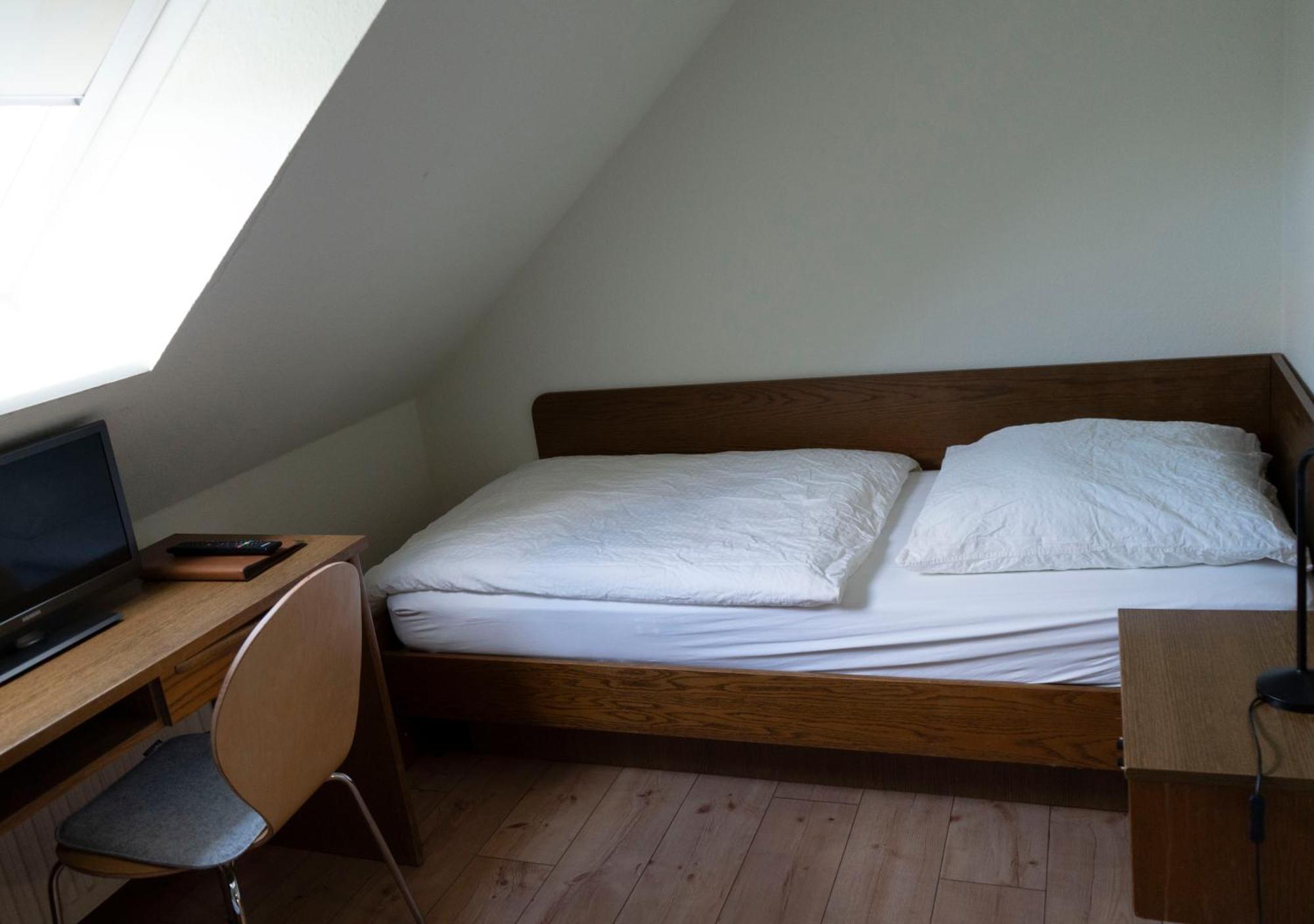 Gaststaette Zur Eiche Hotel Hannover Bagian luar foto