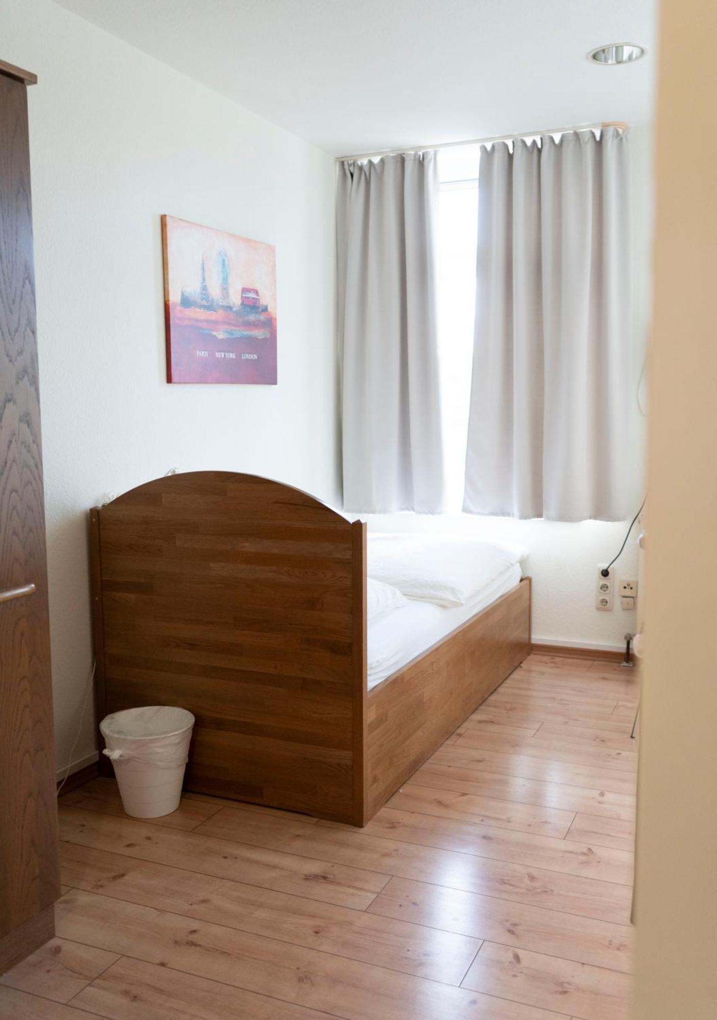 Gaststaette Zur Eiche Hotel Hannover Bagian luar foto