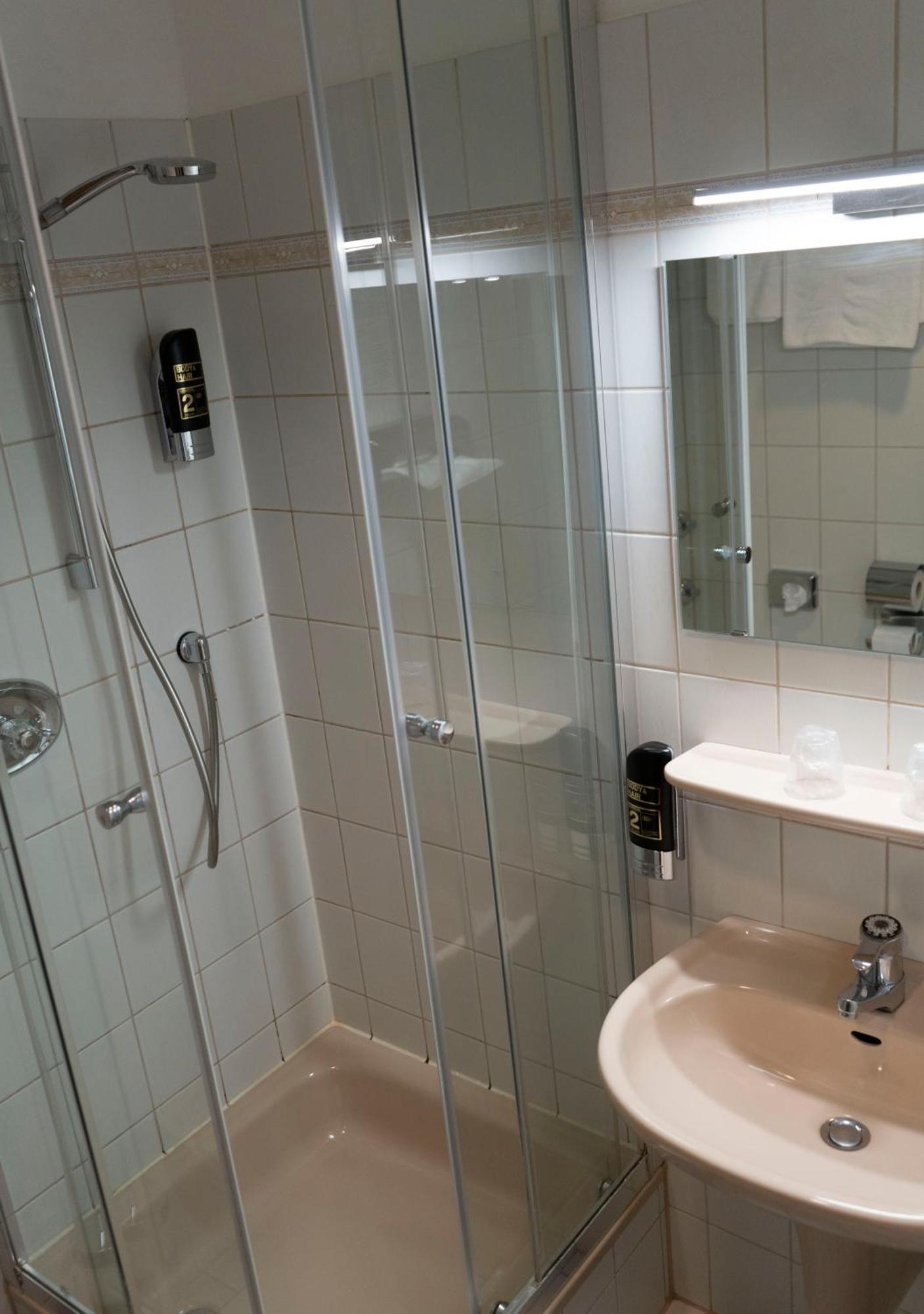 Gaststaette Zur Eiche Hotel Hannover Bagian luar foto