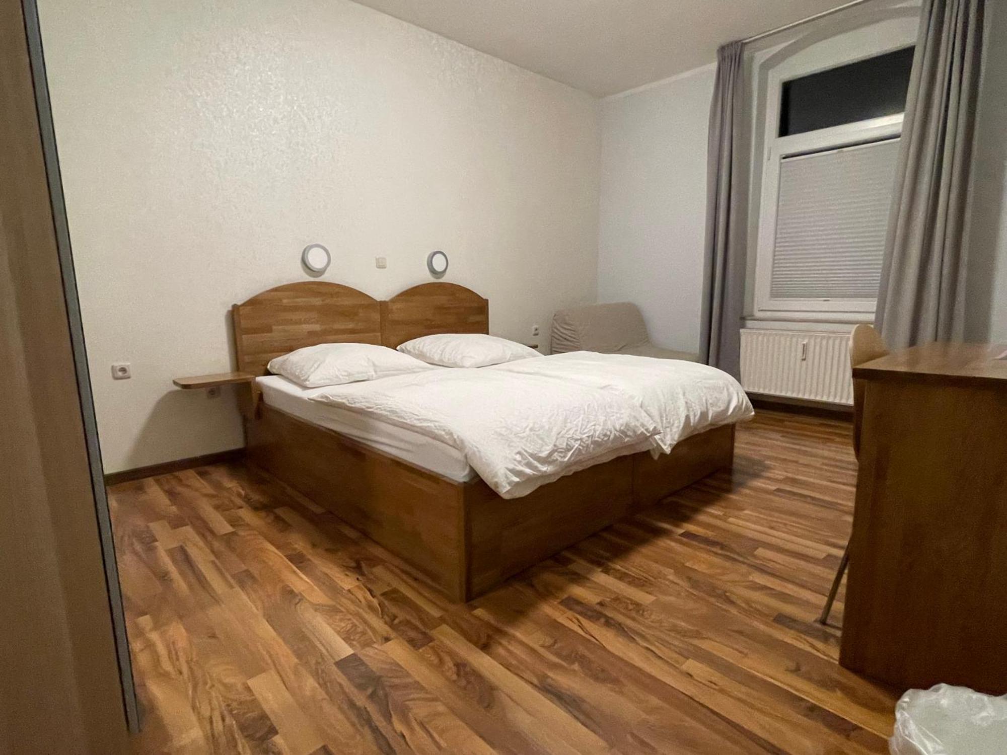 Gaststaette Zur Eiche Hotel Hannover Bagian luar foto
