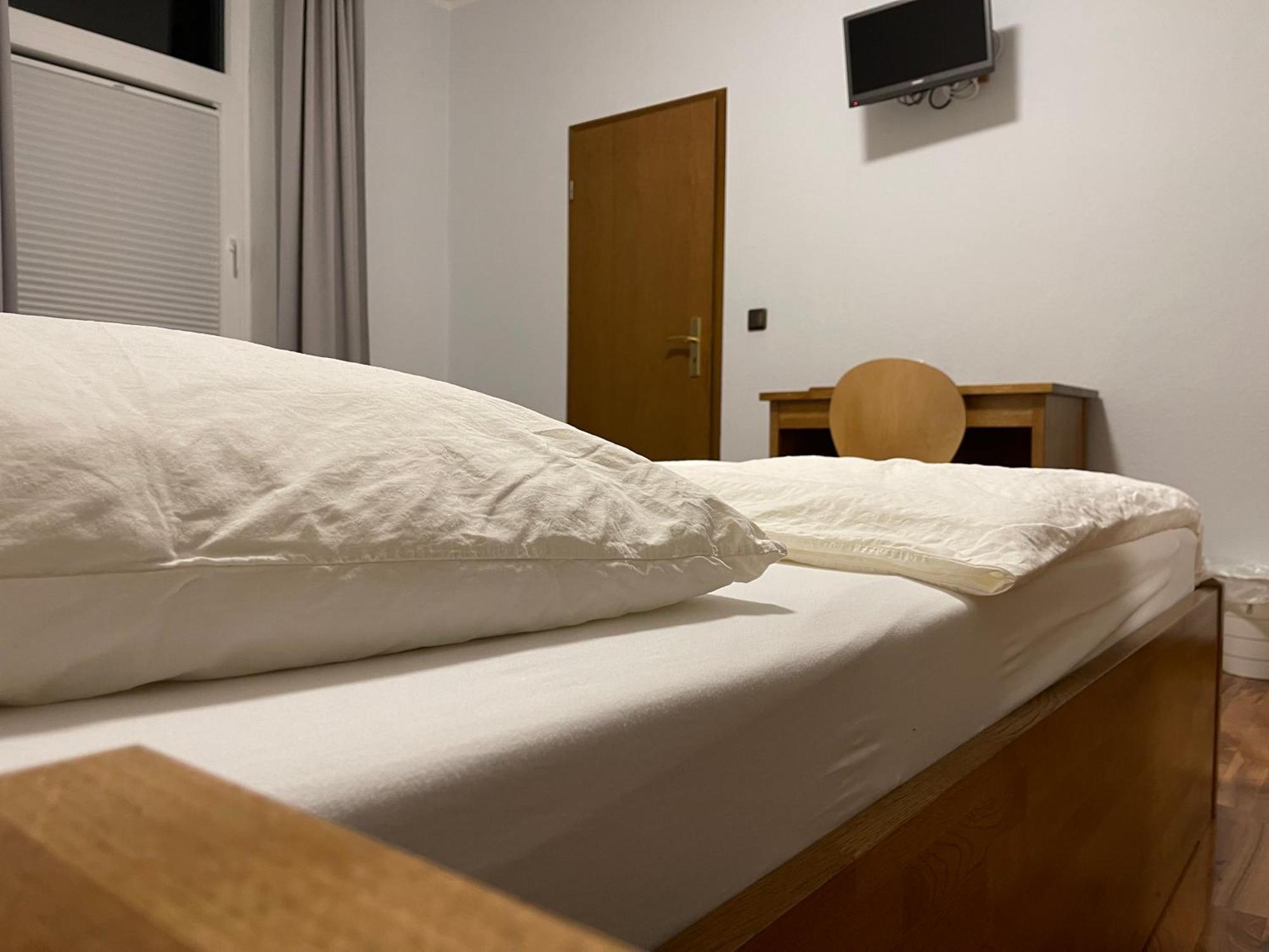 Gaststaette Zur Eiche Hotel Hannover Bagian luar foto