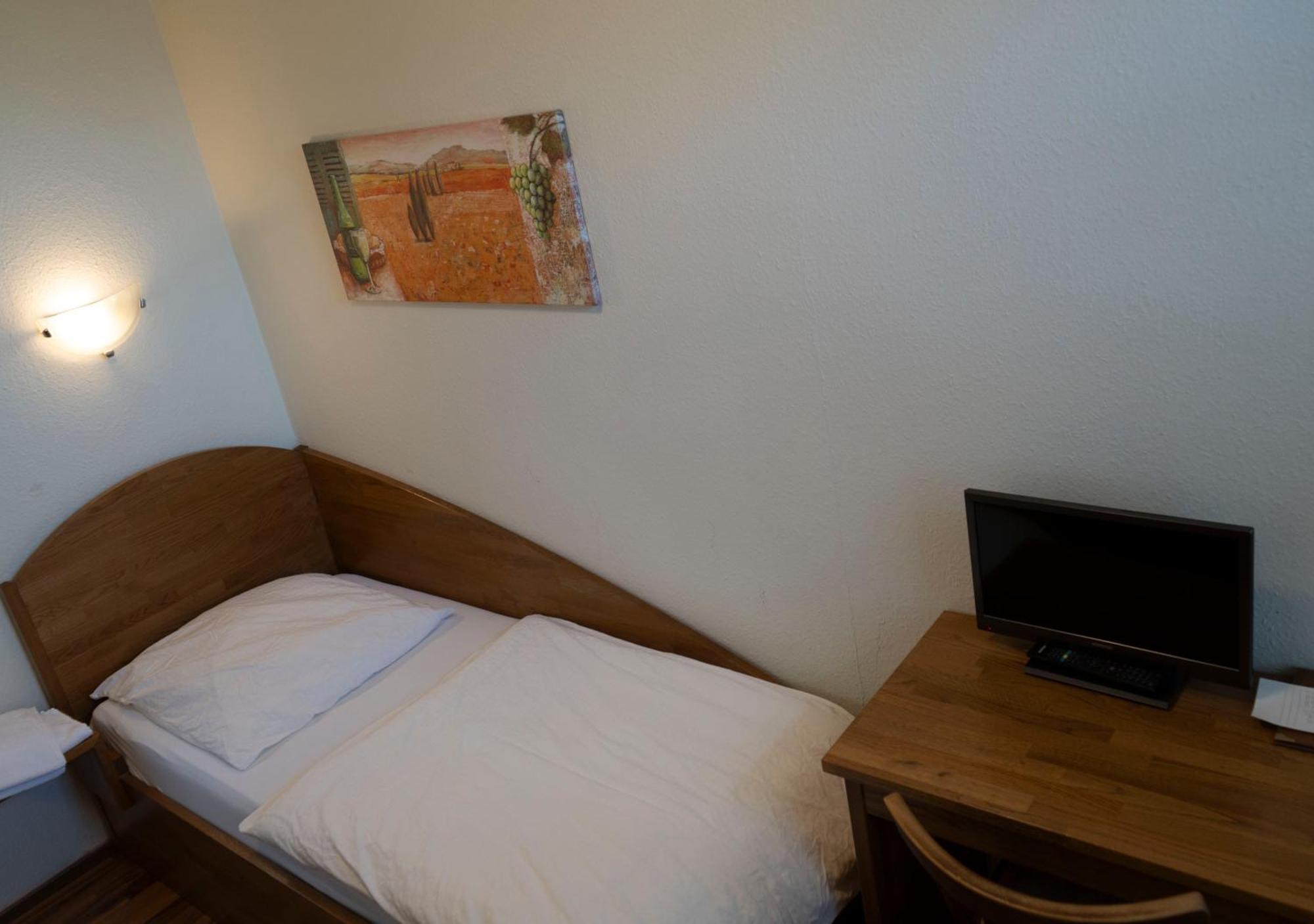 Gaststaette Zur Eiche Hotel Hannover Bagian luar foto