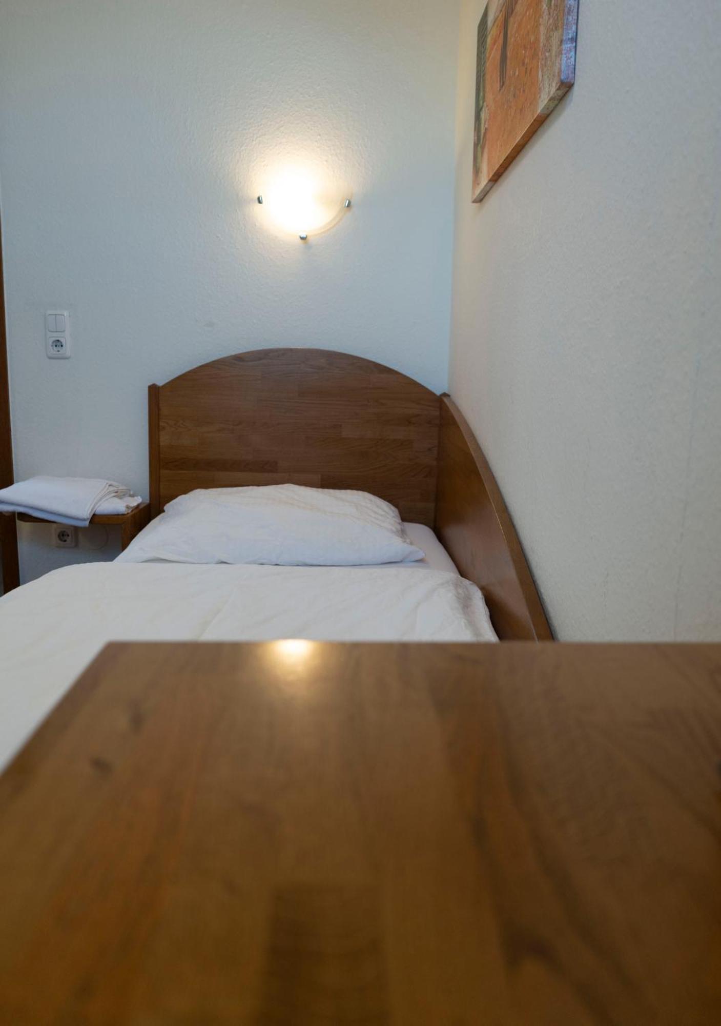 Gaststaette Zur Eiche Hotel Hannover Bagian luar foto