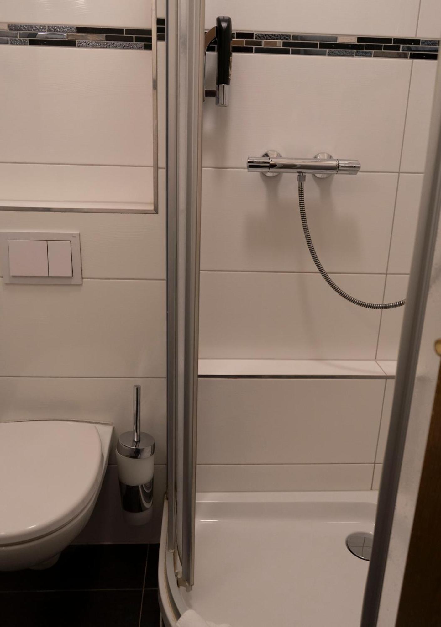 Gaststaette Zur Eiche Hotel Hannover Bagian luar foto