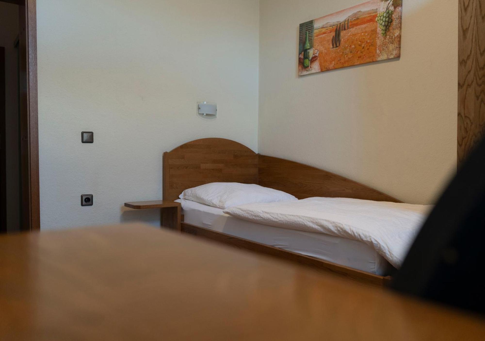 Gaststaette Zur Eiche Hotel Hannover Bagian luar foto