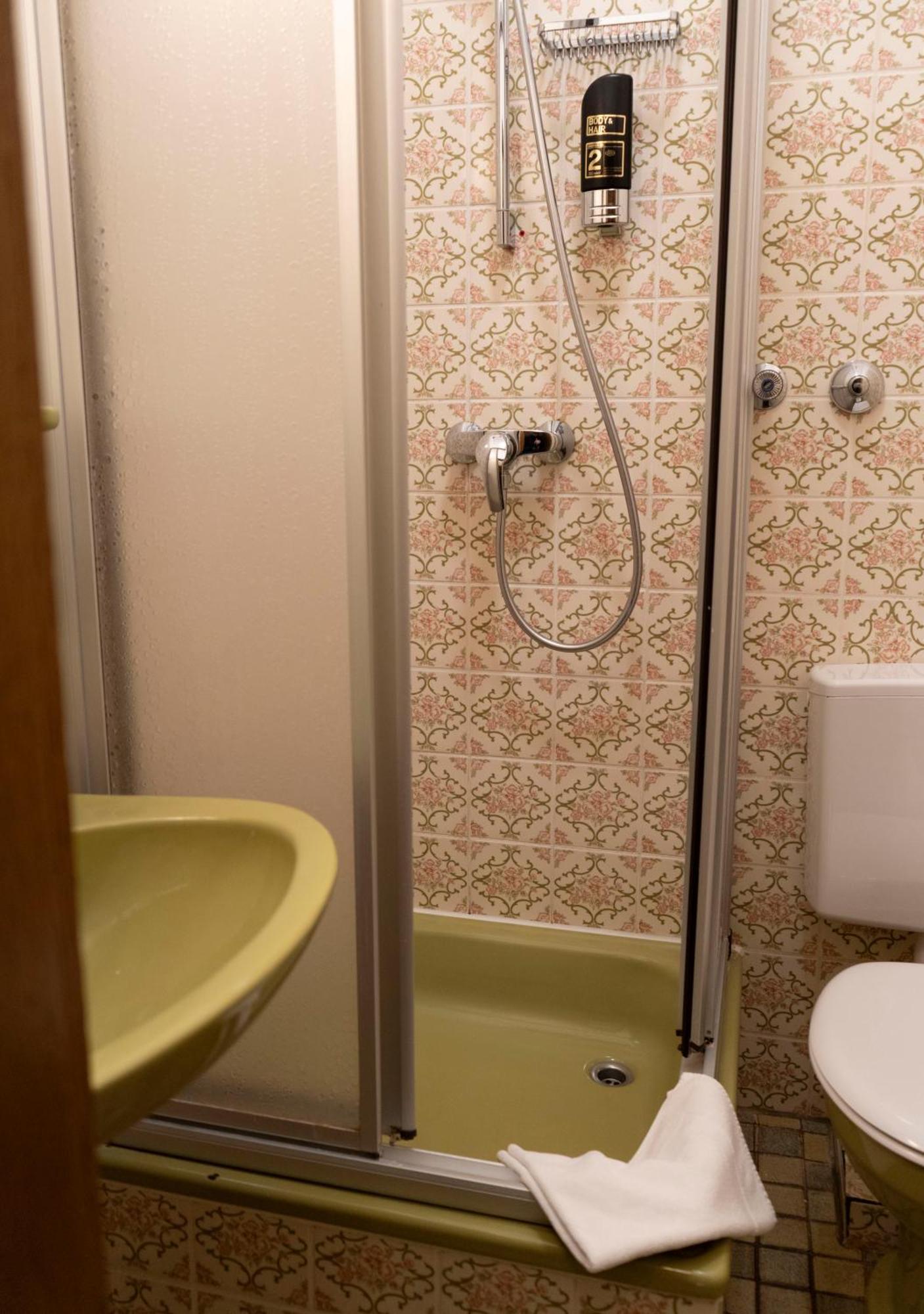 Gaststaette Zur Eiche Hotel Hannover Bagian luar foto